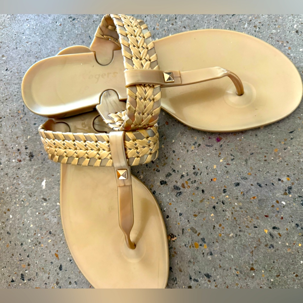 Gold Jack Rogers flip-flops size 6